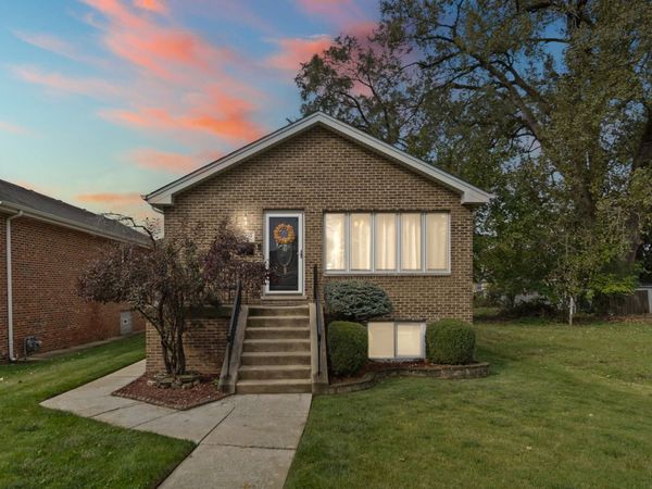 8850 S Mozart Avenue , Evergreen Park, IL 60805