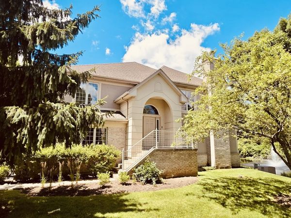30 Beaconsfield Court , Lincolnshire, IL 60069