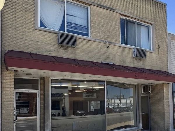6735 Cermak Road , Berwyn, IL 60402