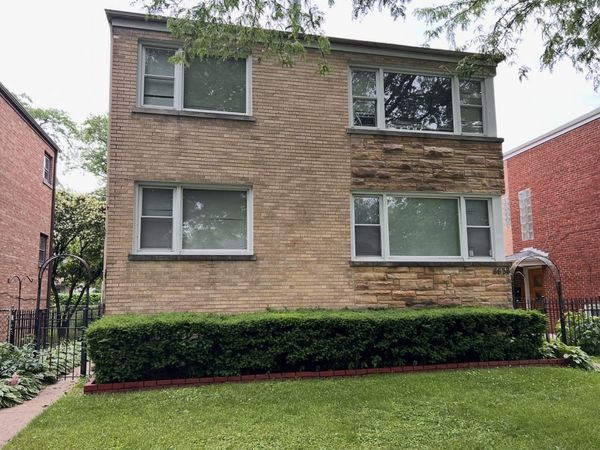 8638 Trumbull Avenue , Unit 02, Skokie, IL 60076