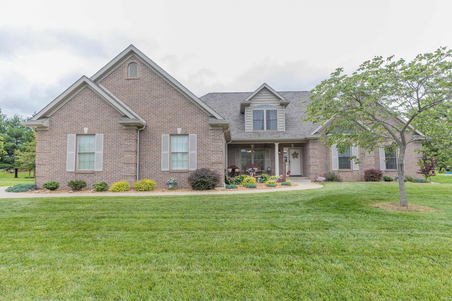 706 E Edinborough Court, Haubstadt, IN 47639 Main Photo