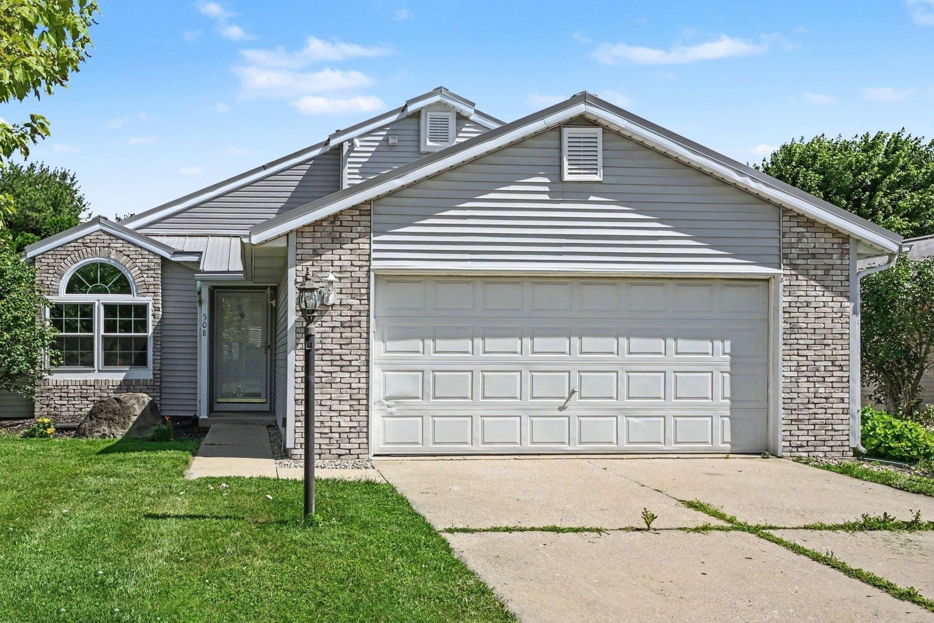 508 Heritage Parkway, Nappanee, IN 46550 Main Photo