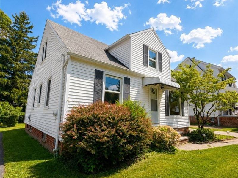 1199 Mayfield Ridge Road, Cleveland, OH 44124 Photo 2