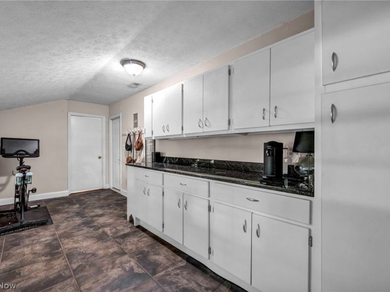 23111 Lincolnshire Drive, Bay Village, OH 44140 Photo 10