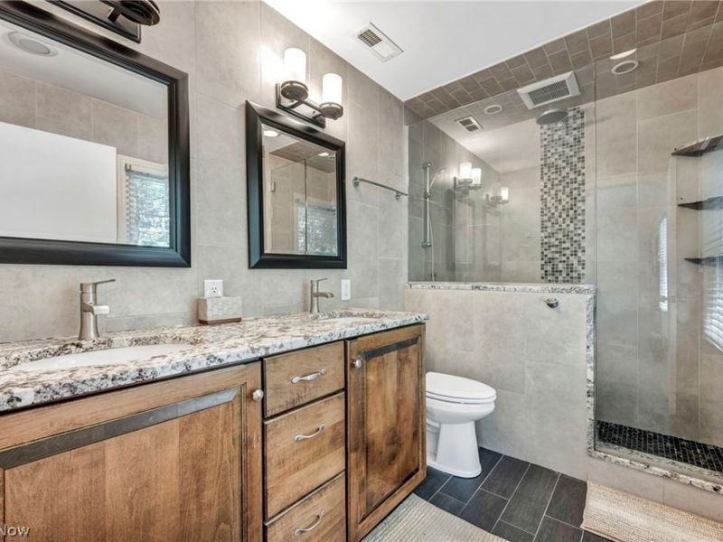 23111 Lincolnshire Drive, Bay Village, OH 44140 Photo 12