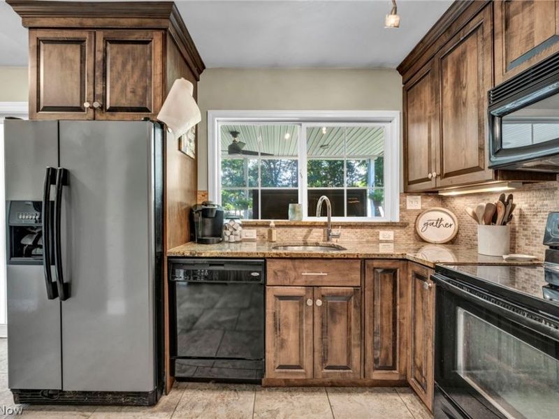 23111 Lincolnshire Drive, Bay Village, OH 44140 Photo 7
