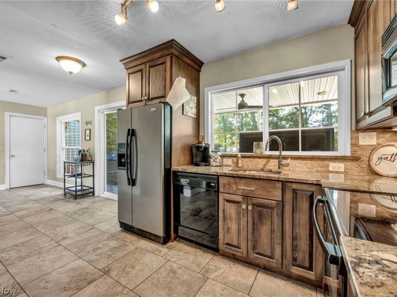 23111 Lincolnshire Drive, Bay Village, OH 44140 Photo 8