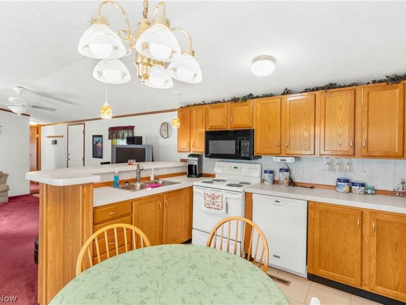 6886 Lindsley Avenue, Andover, OH 44003 Photo 7