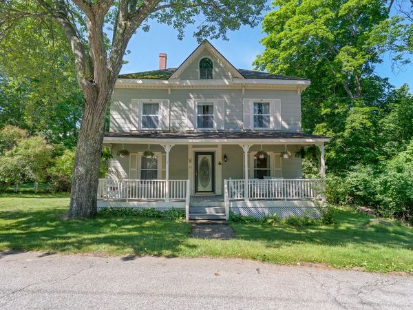 21 Beach Avenue, Long Island, ME 04050