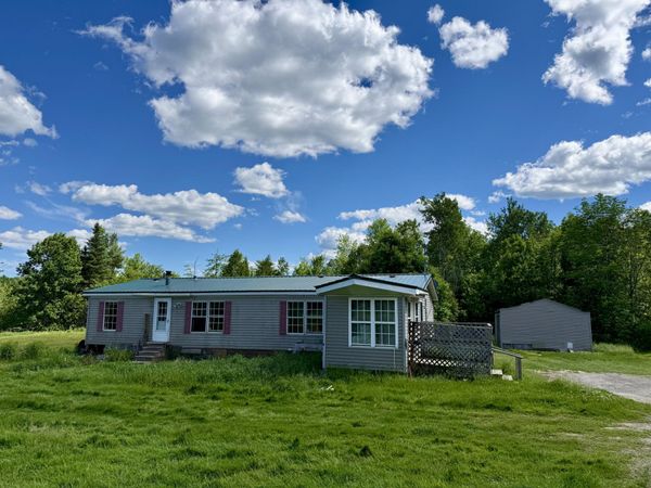 1025 Beans Corner Road , Hartland, ME 04943