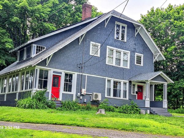 9 School Street , Dexter, ME 04930