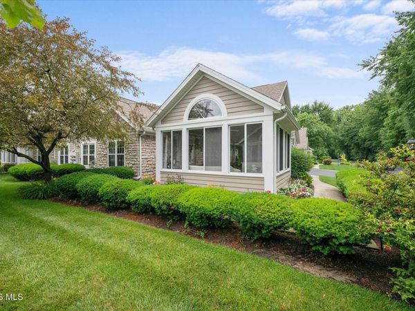 2323 Oaks Edge Drive , Toledo, OH 43617