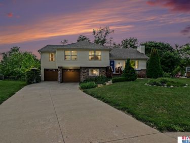 1005 Dogwood Circle, Bellevue, NE 68005