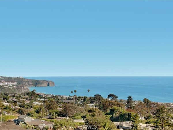 17 N Vista De La Luna, Laguna Beach, CA 92651