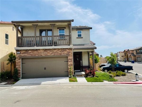 6251 E Overlook, Fresno, CA 93727