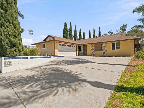 315 Michele Drive, Vista, CA 92084