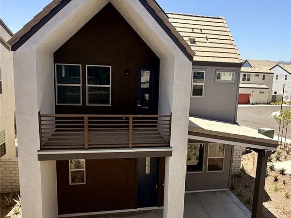 27415 Creekwood Lane, Valencia, CA 91381