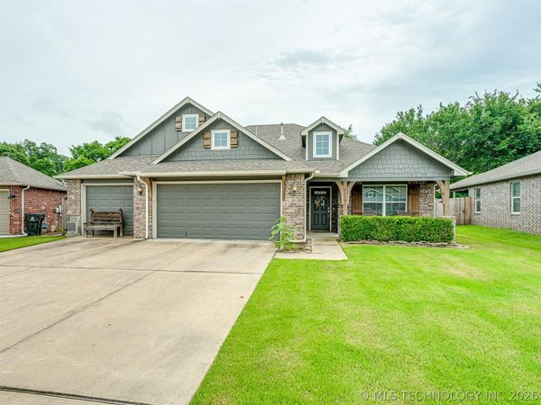 3113 W Fredericksburg Street , Broken Arrow, OK 74011
