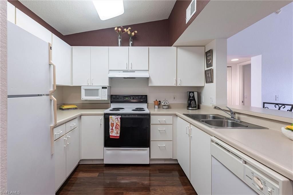 8274 Key Royal Cir, Unit 1036, Naples, FL 34119 Photo