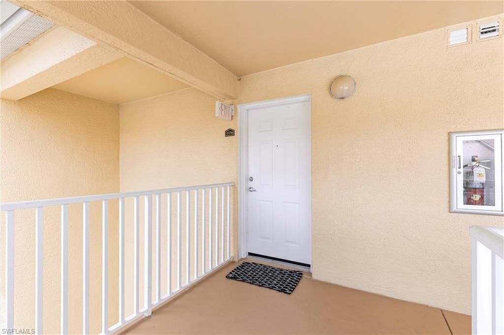 8274 Key Royal Cir, Unit 1036, Naples, FL 34119 Photo