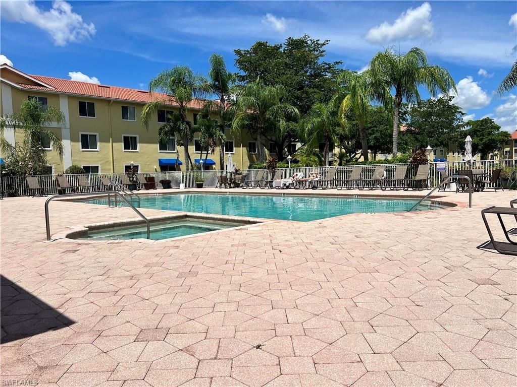 8274 Key Royal Cir, Unit 1036, Naples, FL 34119 Photo