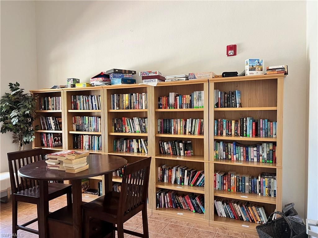 8274 Key Royal Cir, Unit 1036, Naples, FL 34119 Photo