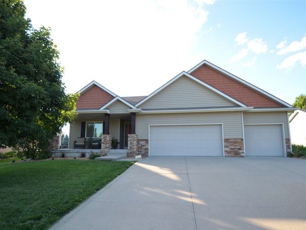 8225 Nelson Street, West Des Moines, IA 50266