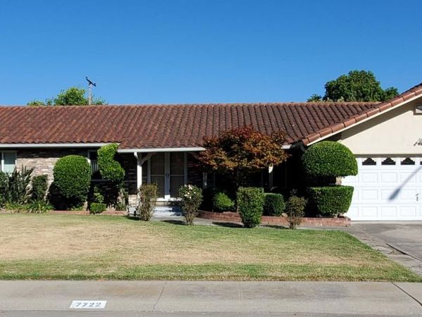 7722 Woodside Dr, Stockton, CA 95207