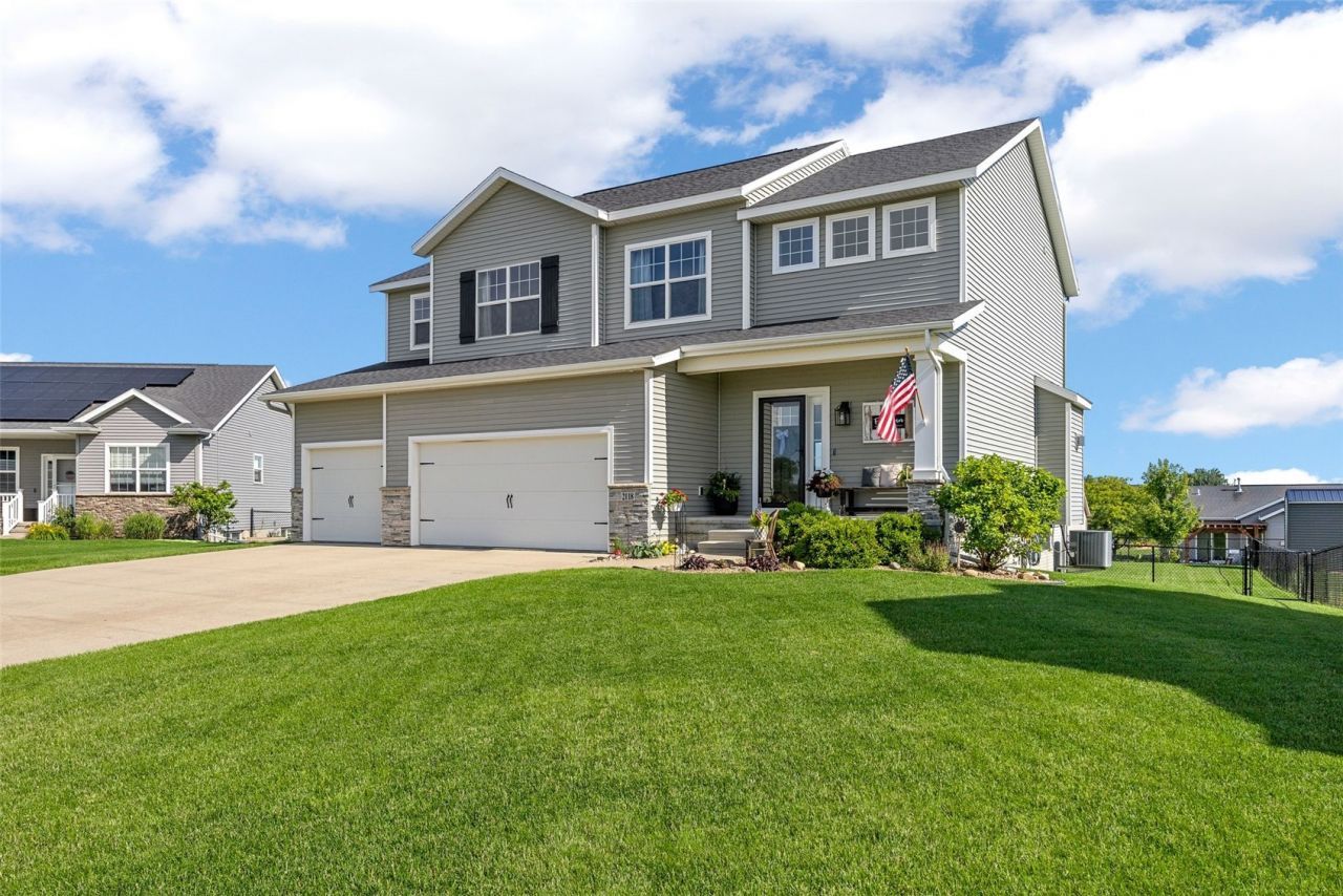 2118 Wycliffe Court Sw, Cedar Rapids, IA 52404 Main Photo