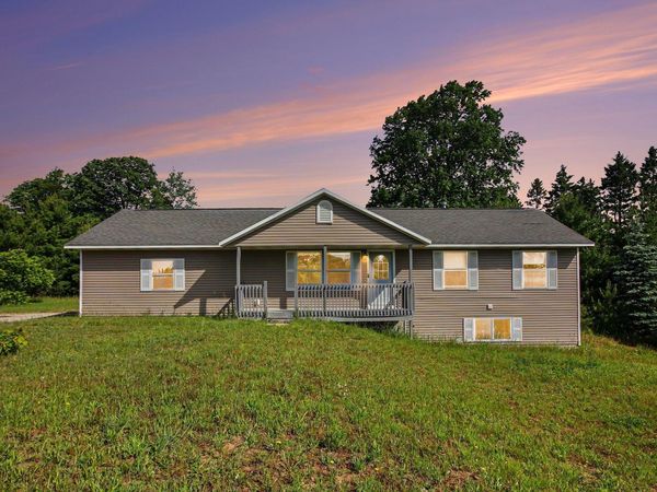 8394 King Arthurs Court, Kingsley, MI 49649
