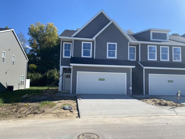 4886 Hidden River Avenue SW, Unit 60, Wyoming, MI 49418