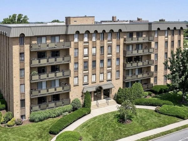 175 Maple Avenue , Unit 4D, Westbury, NY 11590
