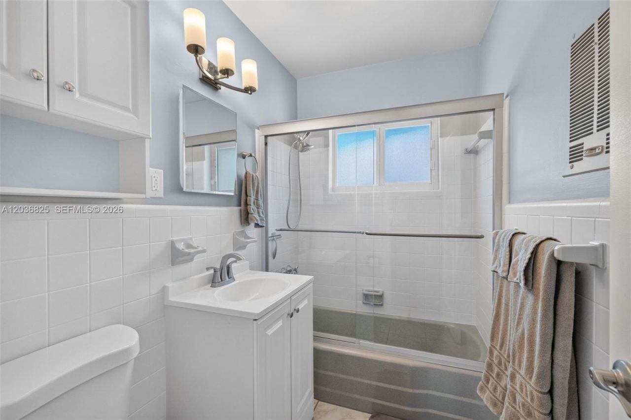 417 NW 46th St, Oakland Park, FL 33309 Photo