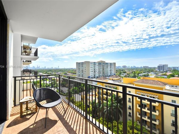 888 S Douglas Rd, Unit 910, Coral Gables, FL 33134