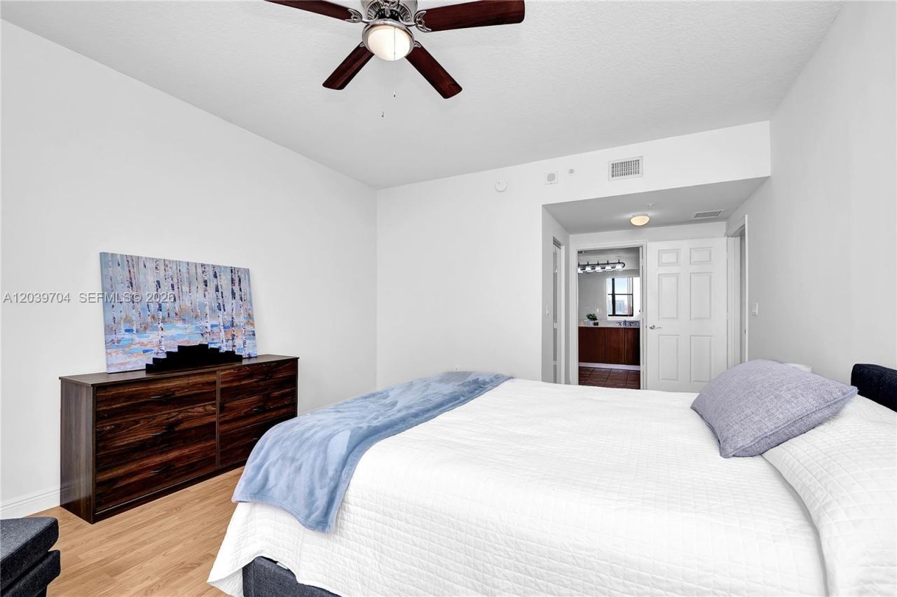 888 S Douglas Rd, Unit 910, Coral Gables, FL 33134 Photo