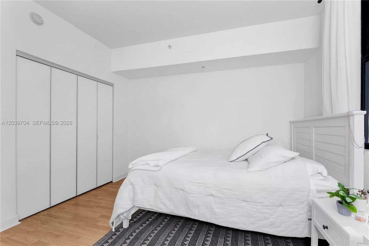 888 S Douglas Rd, Unit 910, Coral Gables, FL 33134 Photo