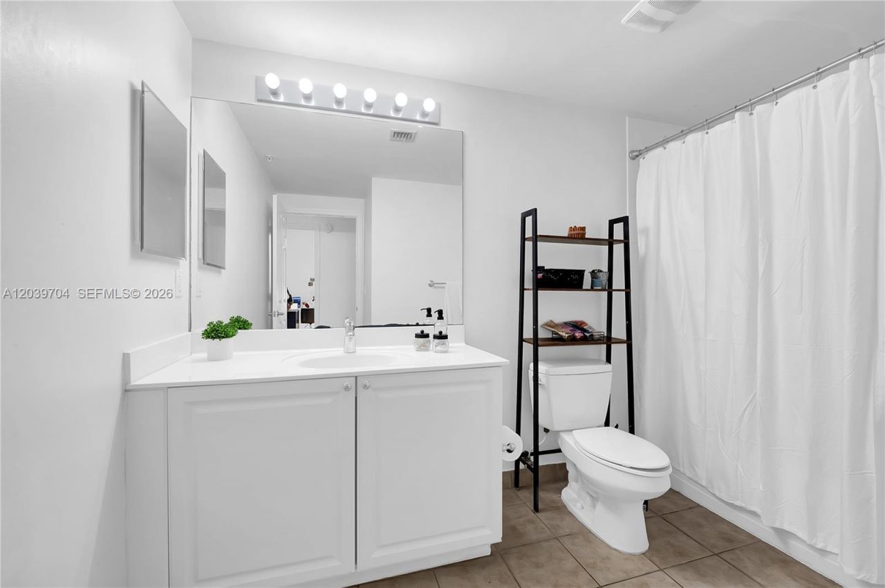 888 S Douglas Rd, Unit 910, Coral Gables, FL 33134 Photo