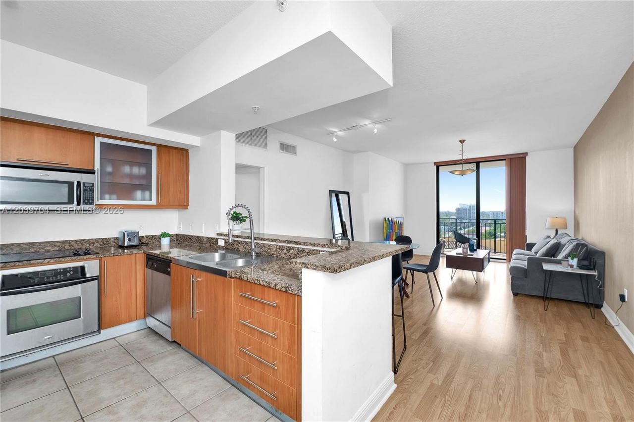 888 S Douglas Rd, Unit 910, Coral Gables, FL 33134 Photo