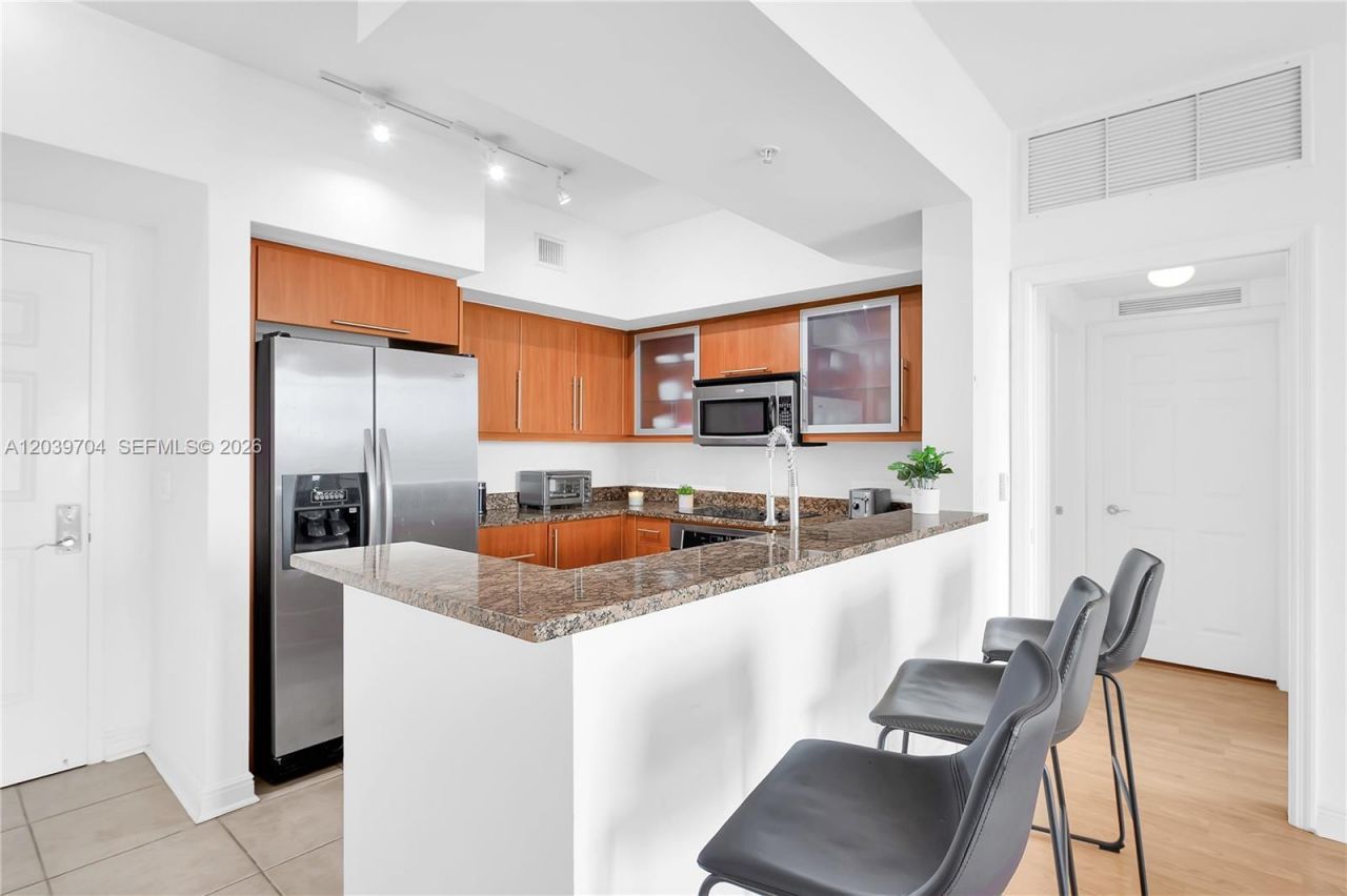 888 S Douglas Rd, Unit 910, Coral Gables, FL 33134 Photo
