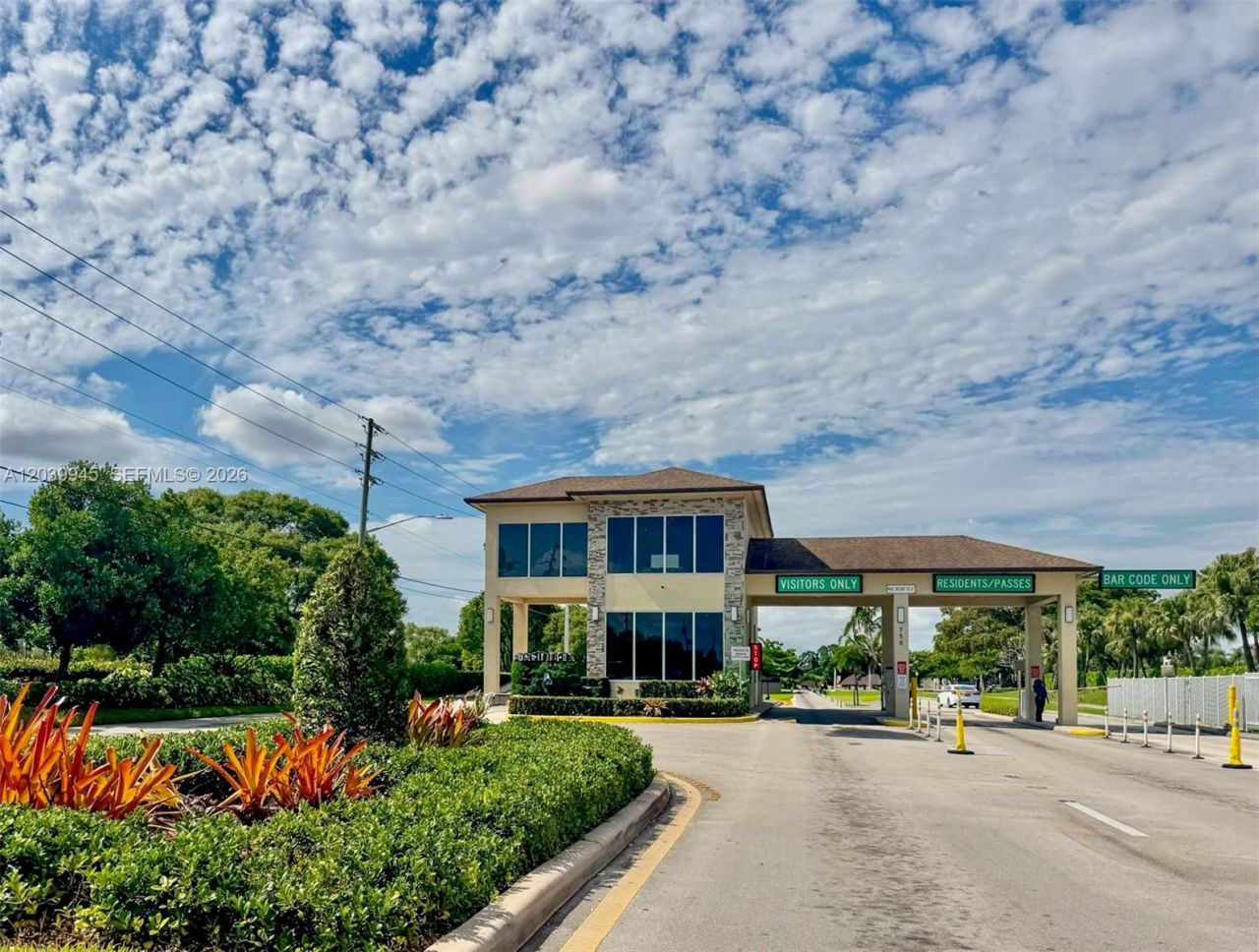 500 SW 130th Ter , Unit 301A, Pembroke Pines, FL 33027 Photo