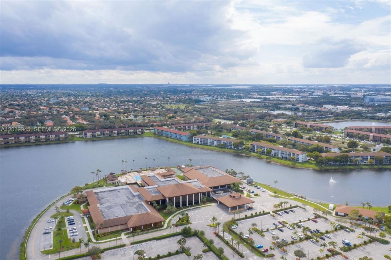 500 SW 130th Ter , Unit 301A, Pembroke Pines, FL 33027 Photo