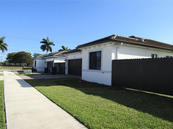 16825 SW 109th Pl , Miami, FL 33157