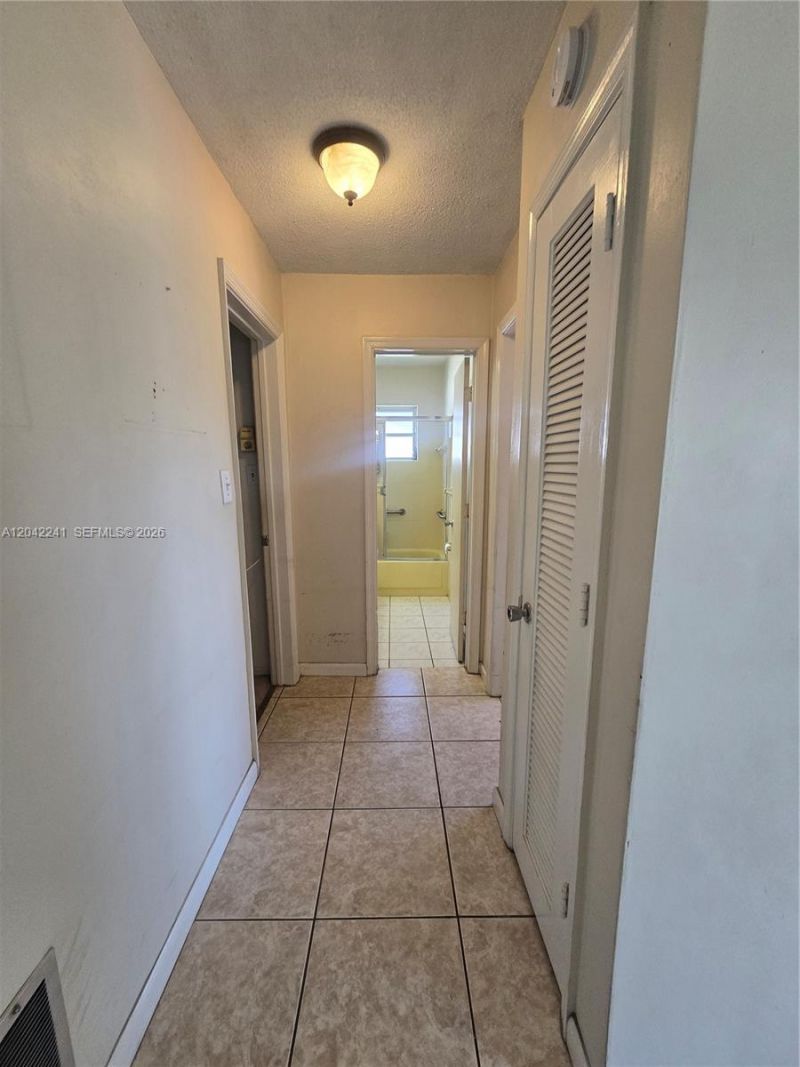 4717 NW 50th St, Tamarac, FL 33319 Photo