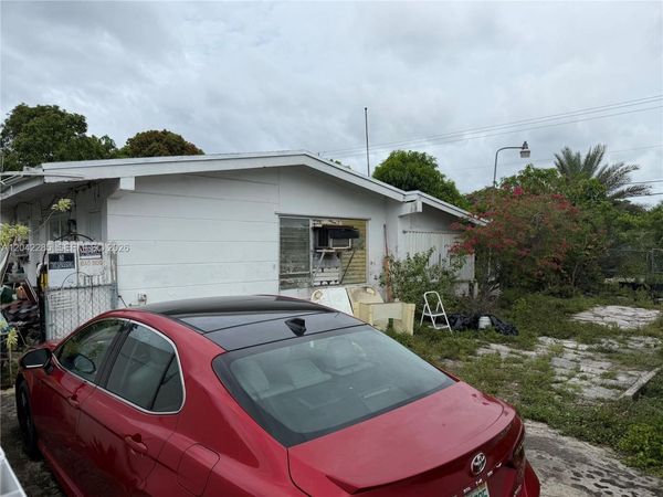 16225 NE 2nd Ave , Miami, FL 33162
