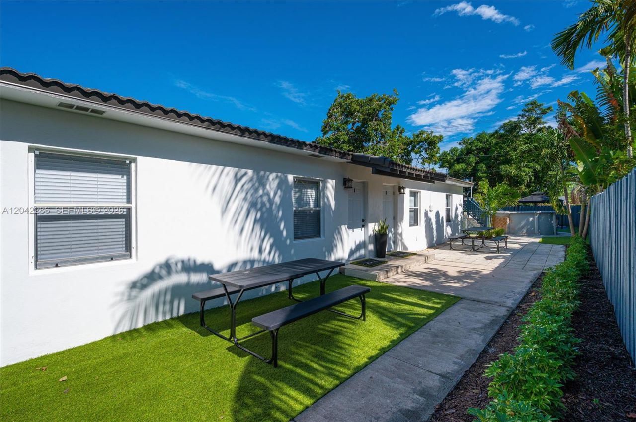 1236 NE 16 Avenue, Fort Lauderdale, FL 33304 Photo