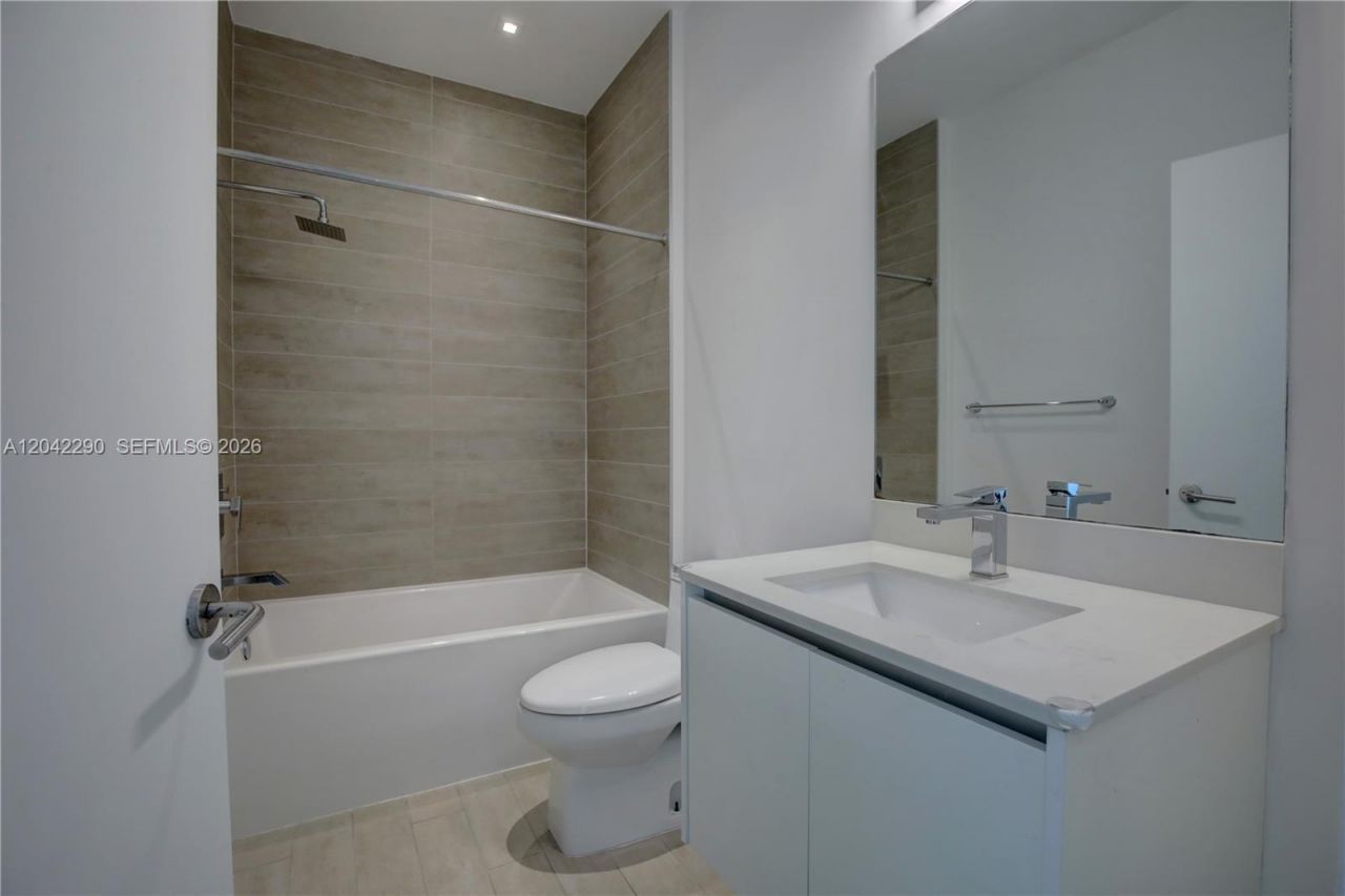 1600 SW 1st Ave , Unit TH-09, Miami, FL 33129 Photo