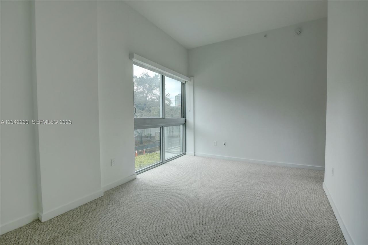 1600 SW 1st Ave , Unit TH-09, Miami, FL 33129 Photo