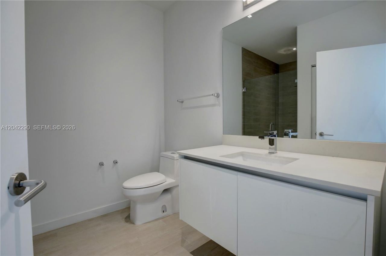 1600 SW 1st Ave , Unit TH-09, Miami, FL 33129 Photo