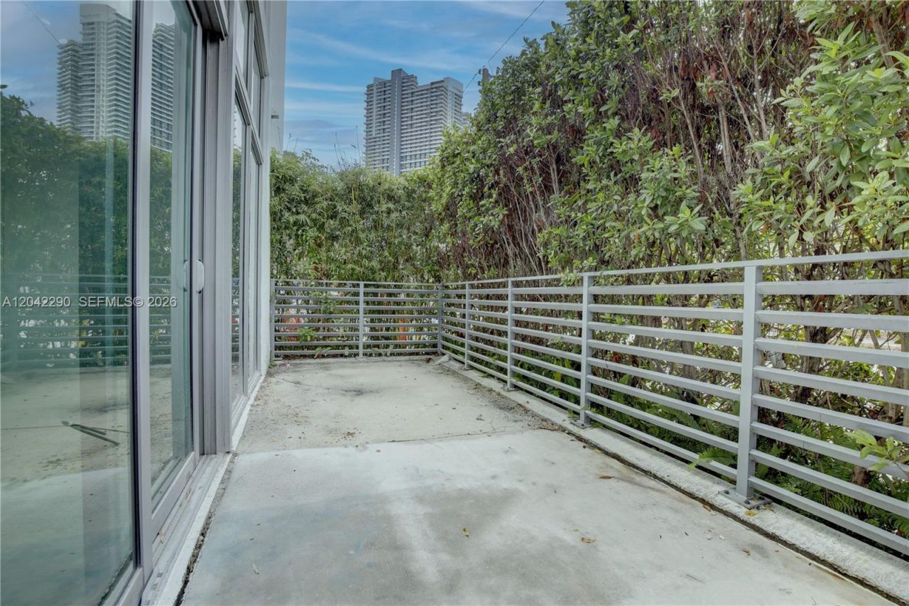 1600 SW 1st Ave , Unit TH-09, Miami, FL 33129 Photo