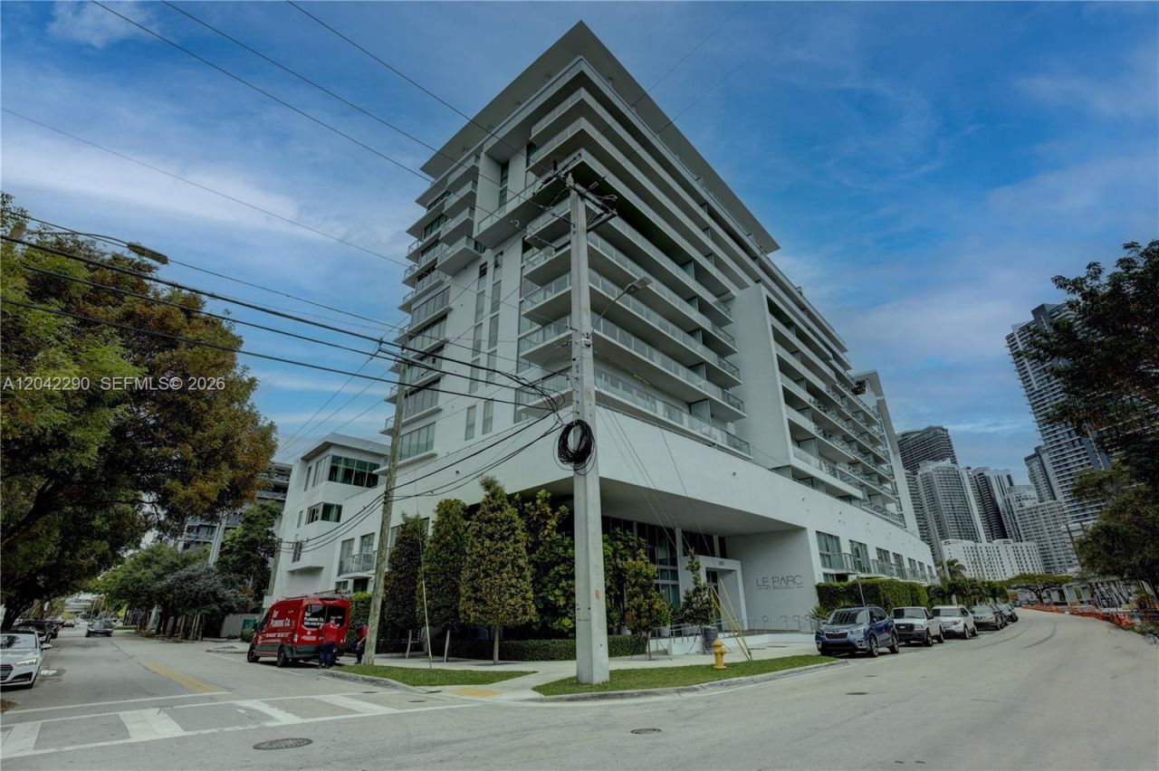 1600 SW 1st Ave , Unit TH-09, Miami, FL 33129 Photo